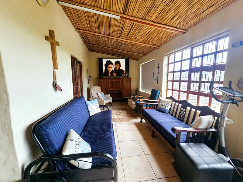 4 Bedroom Property for Sale in Vakansieplaas Western Cape
